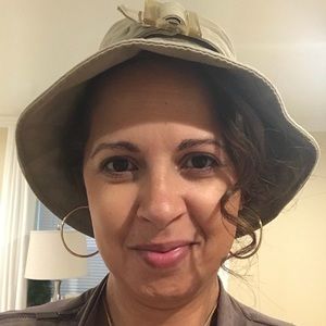 Meet your Posher, Estella